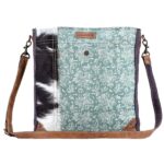 Buy Comely Shoulder Bag Online at Wholesale Price