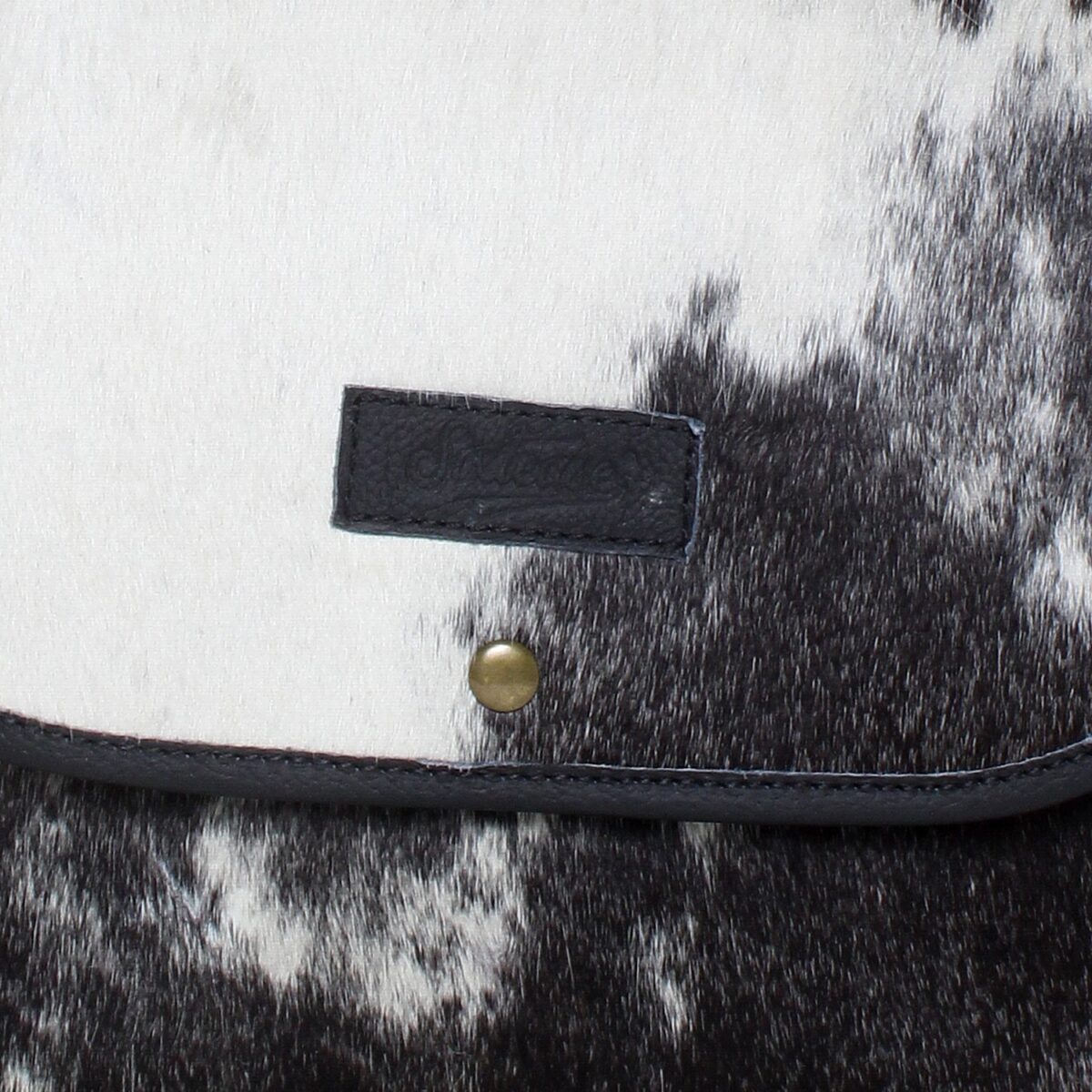 Pozitive/Black - Image 5