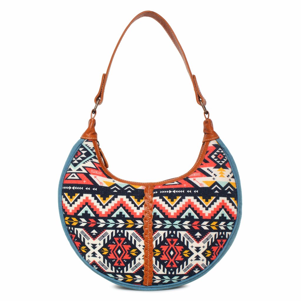 Why Every Woman Needs a Canvas Hobo Bag? -Sixtease Bags