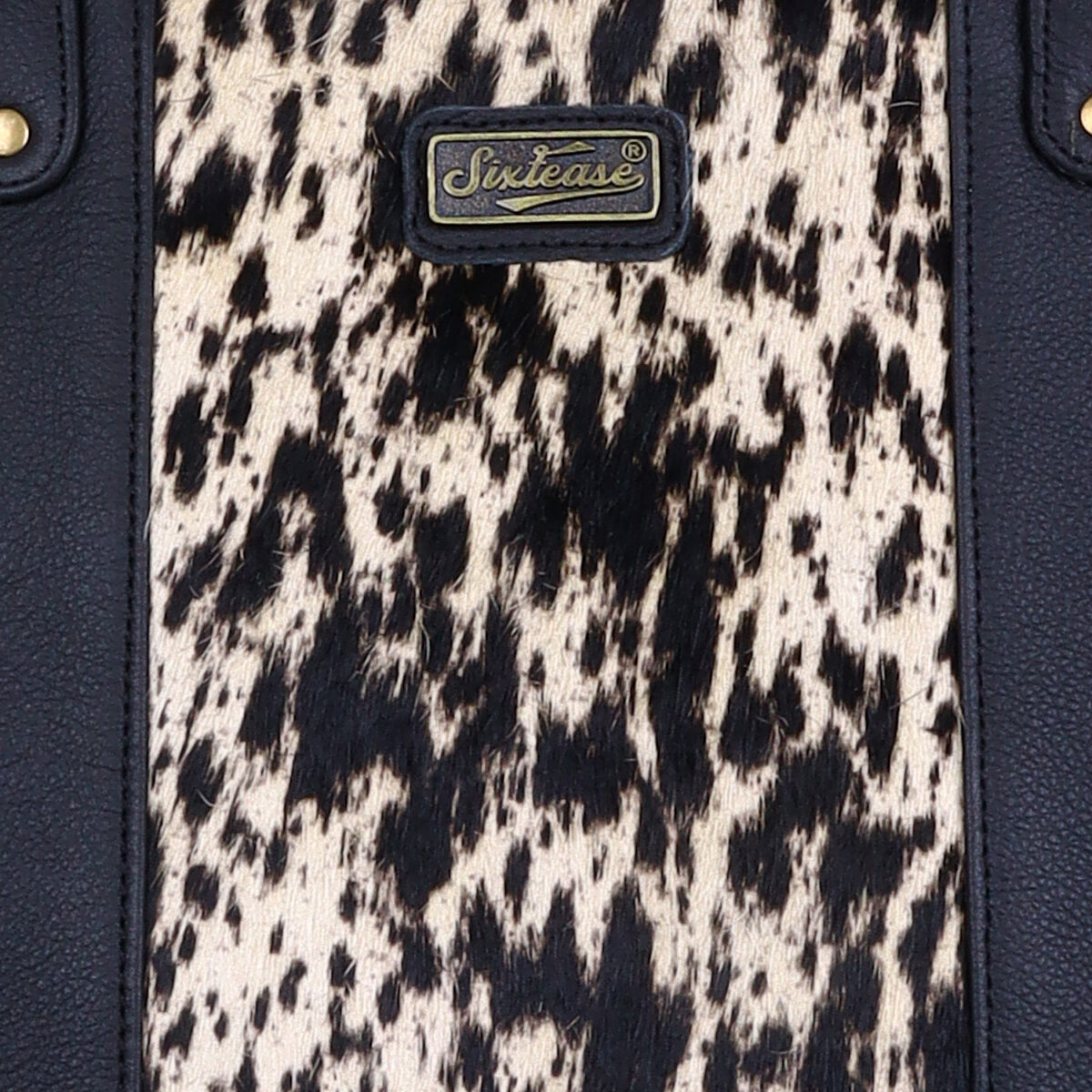 The Monochrome Moo - Image 5